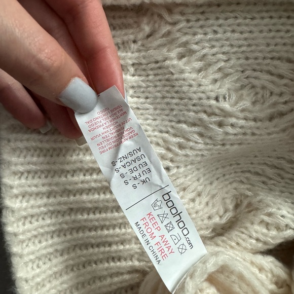 BooHoo Sweater with faux fur sleeves new - Picture 5 of 9